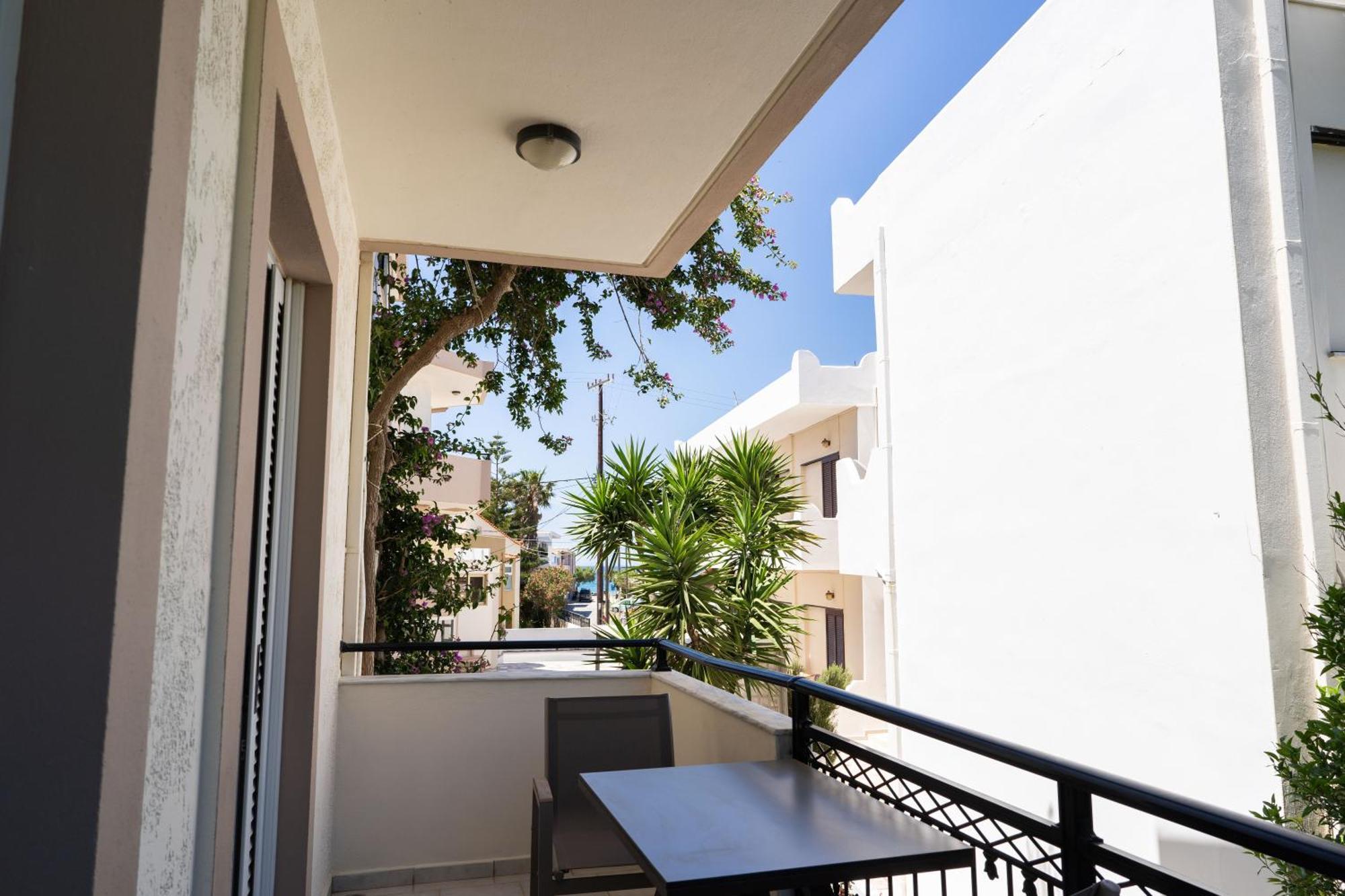 Medousa Studio & Apartments Plakiás Exterior foto